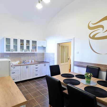 Foter Apartman Eger Bagian luar foto