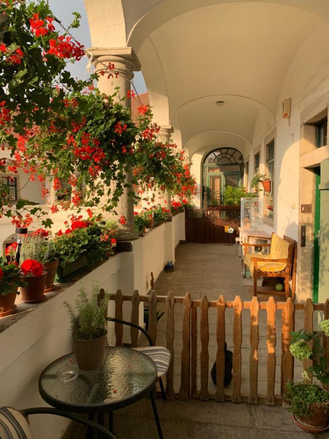Foter Apartman Eger Bagian luar foto