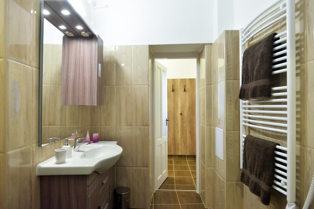 Foter Apartman Eger Bagian luar foto