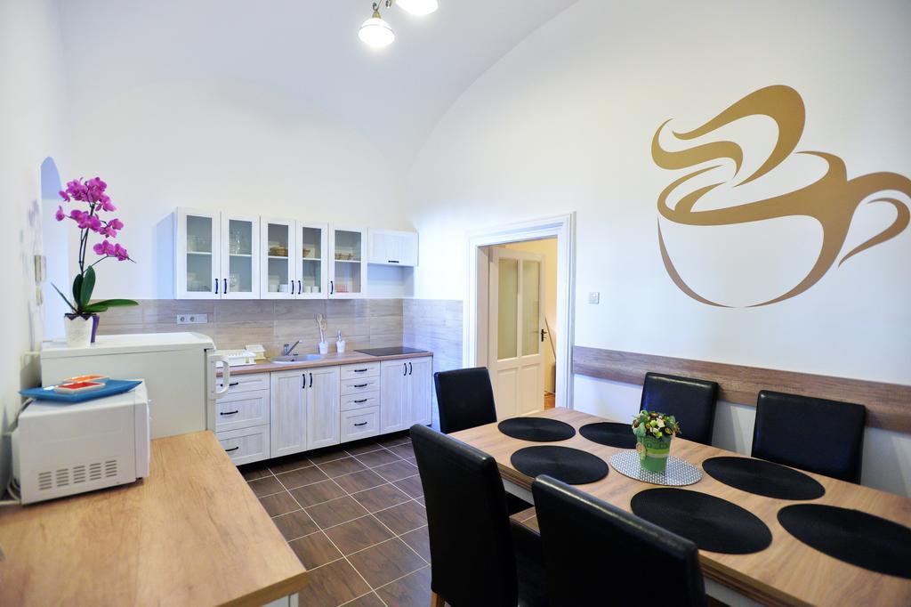 Foter Apartman Eger Bagian luar foto