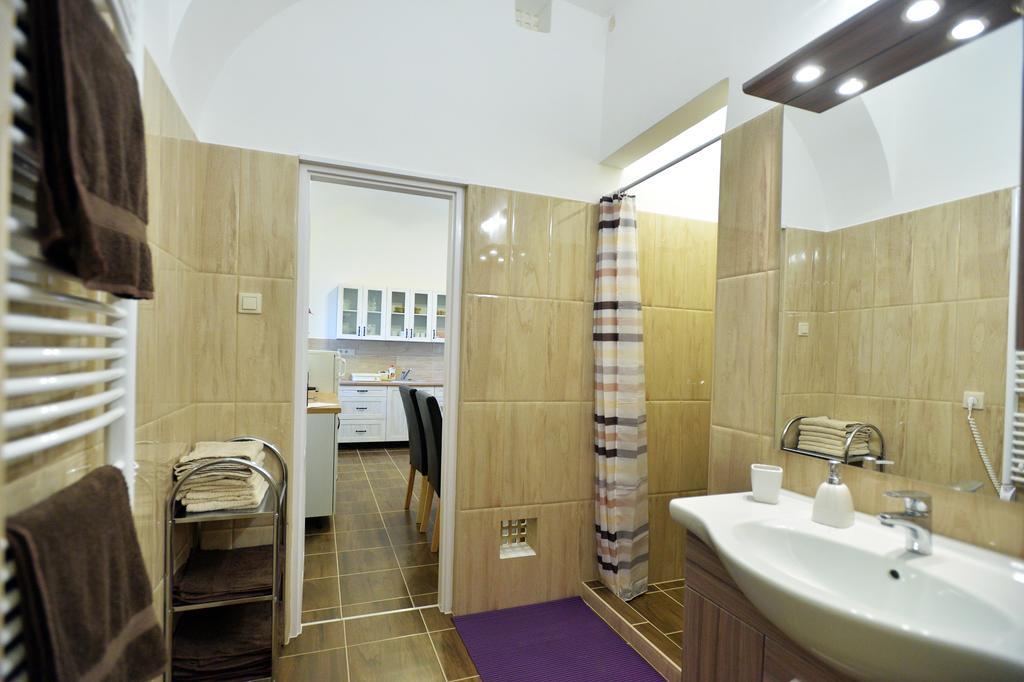 Foter Apartman Eger Bagian luar foto