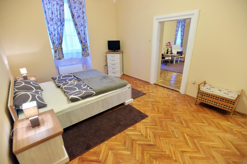 Foter Apartman Eger Bagian luar foto